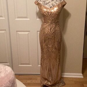 Elegant Lace Patterned Dress